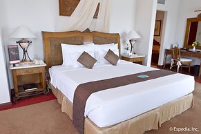 Waterfront Airport Hotel & Casino