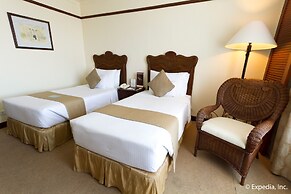 Waterfront Airport Hotel & Casino