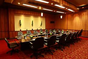 Waterfront Airport Hotel & Casino