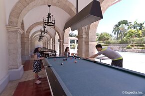 Waterfront Airport Hotel & Casino