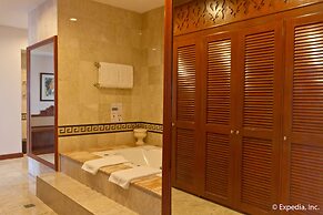 Waterfront Airport Hotel & Casino