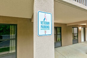 Super 8 by Wyndham Diberville Biloxi Area