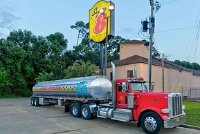 Super 8 by Wyndham Diberville Biloxi Area