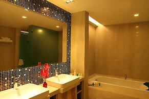 The Metropolitan Hotel and Spa New Delhi