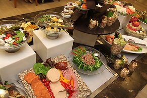 The Metropolitan Hotel and Spa New Delhi