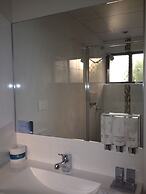 Quality Hotel Robertson Gardens