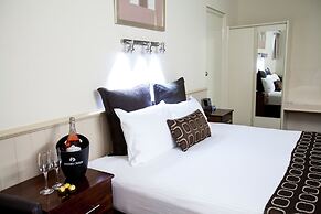 Quality Hotel Robertson Gardens