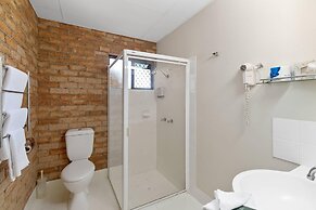 Quality Hotel Robertson Gardens