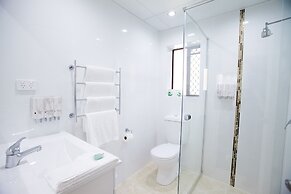 Quality Hotel Robertson Gardens