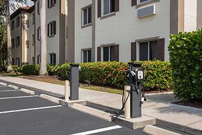 Hawthorn Extended Stay by Wyndham Naples