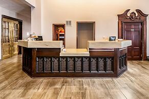 Riverview Inn & Suites, an Ascend Collection Hotel