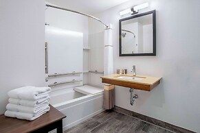Riverview Inn & Suites, Ascend Hotel Collection