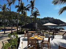 Camino Real Zaashila Huatulco