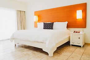 Camino Real Zaashila Huatulco