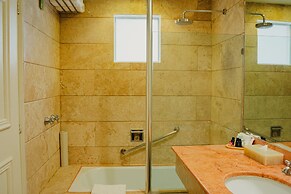 Camino Real Zaashila Huatulco