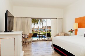 Camino Real Zaashila Huatulco