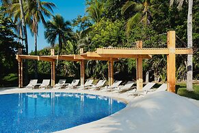 Camino Real Zaashila Huatulco