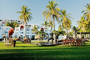 Camino Real Zaashila Huatulco