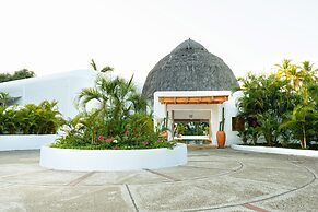 Camino Real Zaashila Huatulco