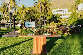 Camino Real Zaashila Huatulco