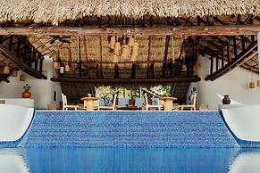 Camino Real Zaashila Huatulco