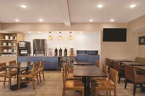 Country Inn & Suites by Radisson, Albert Lea - Austin