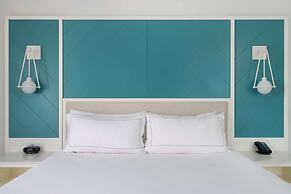 DoubleTree Suites by Hilton Naples