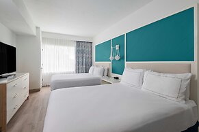 DoubleTree Suites by Hilton Naples