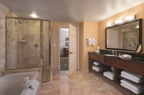 DoubleTree Suites by Hilton Naples