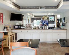 Econo Lodge Near Fort Gregg-Adams I-295