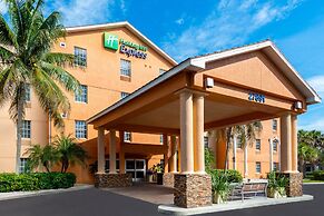 Holiday Inn Express & Suites Naples North - Bonita Springs, an IHG Hot