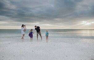 Holiday Inn Express & Suites Naples North - Bonita Springs by IHG