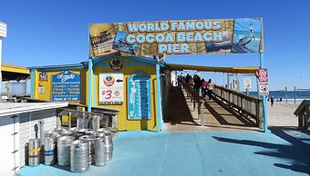 Holiday Inn Express Hotels & Suites Cocoa Beach by IHG