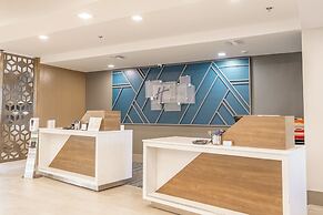 Holiday Inn Express Hotels & Suites Cocoa Beach by IHG