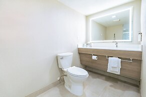 Holiday Inn Express Hotels & Suites Cocoa Beach by IHG