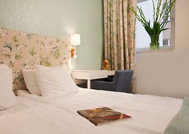 Home Hotel Wellington