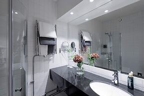 Home Hotel Wellington