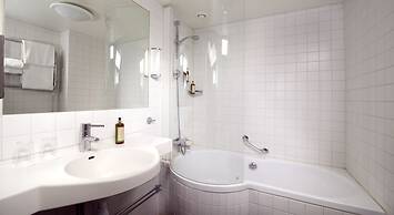 Home Hotel Wellington