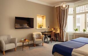 Home Hotel Wellington