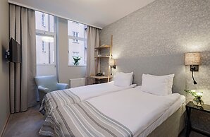 Home Hotel Wellington