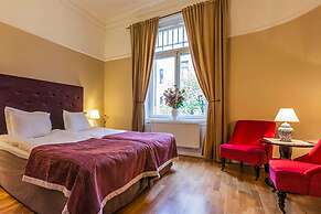 Home Hotel Wellington