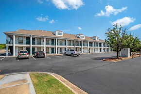 Econo Lodge Tupelo Barnes Crossing
