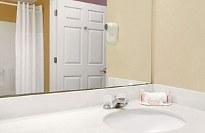 Baymont by Wyndham Jacksonville/Butler Blvd