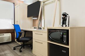 Holiday Inn Express & Suites Nearest Universal Orlando by IHG