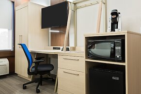 Holiday Inn Express & Suites Nearest Universal Orlando by IHG