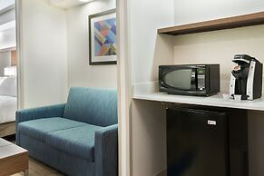 Holiday Inn Express & Suites Nearest Universal Orlando by IHG