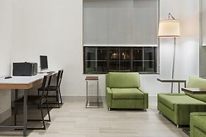 Holiday Inn Express & Suites Nearest Universal Orlando by IHG