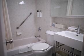 Travelodge by Wyndham Niagara Falls at the Falls