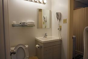 Travelodge by Wyndham Niagara Falls at the Falls