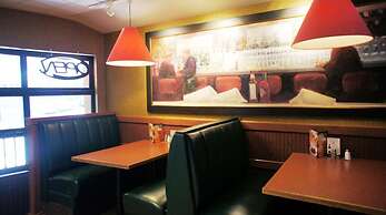 Travelodge by Wyndham Niagara Falls at the Falls